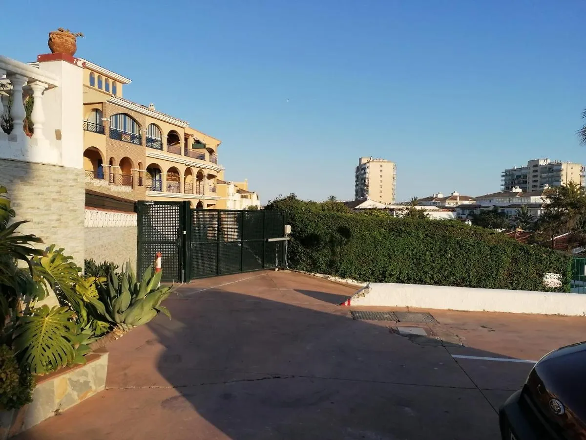 Apartamento En La Playa Con Piscina Apartment Benalmadena Spain
